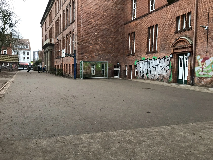 Schulhof