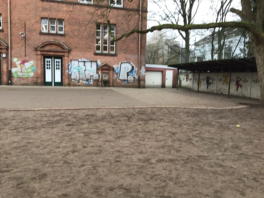 Schulhof